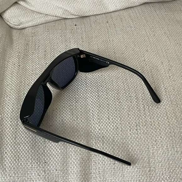TOMFORD ヘルト付きストレトレックトラウサ PAW143FAX671 LB999 s-l1200.jpg